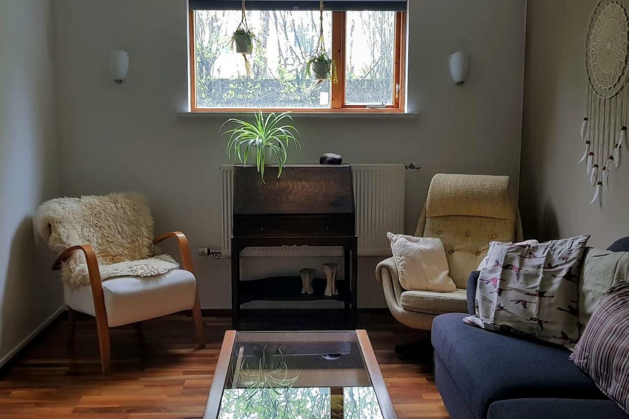 Skjolbraut - Cozy Apartment - Central Location - Free Parking - Close To A Public Swimming Pool And Sky Lagoon レイキャヴィーク エクステリア 写真