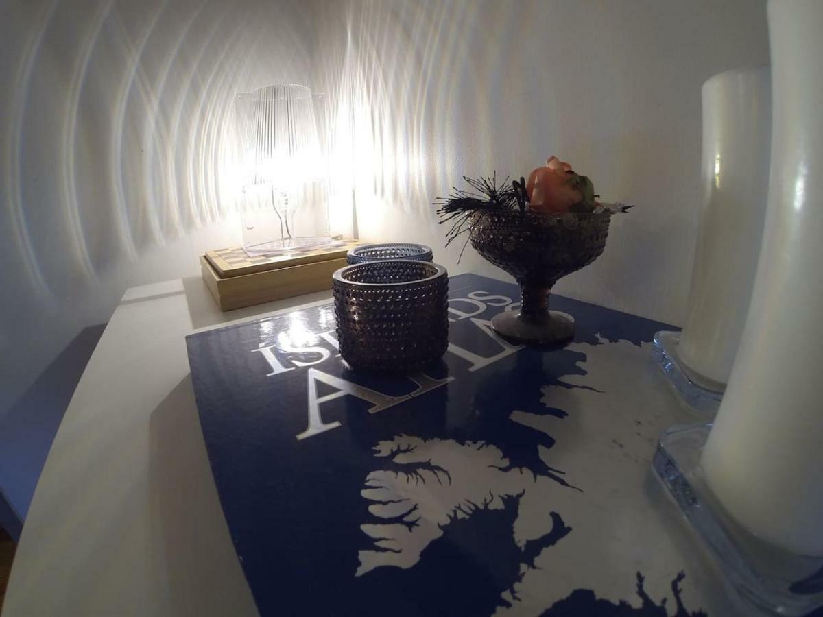 Skjolbraut - Cozy Apartment - Central Location - Free Parking - Close To A Public Swimming Pool And Sky Lagoon レイキャヴィーク エクステリア 写真